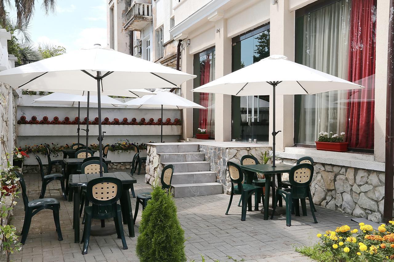 Spa Hotel Karakas Sukhumi Exteriör bild
